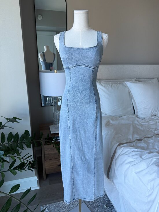 Hello Molly Dresses & Skirts - Hello Molly Light Denim Midi Dress